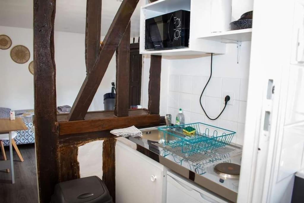 Studio Charmant Confortable Tv Centre Ville ลูวิเยร์ ภายนอก รูปภาพ